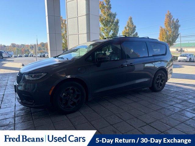 Used 2022 Chrysler Pacifica Touring-L w/ Uconnect Theater Family Group FWD image 24
