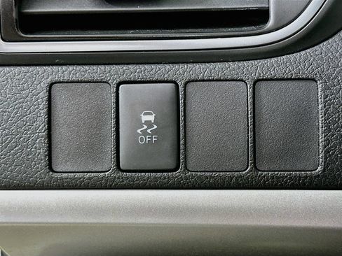 Used 2017 Toyota Camry SE FWD image 12