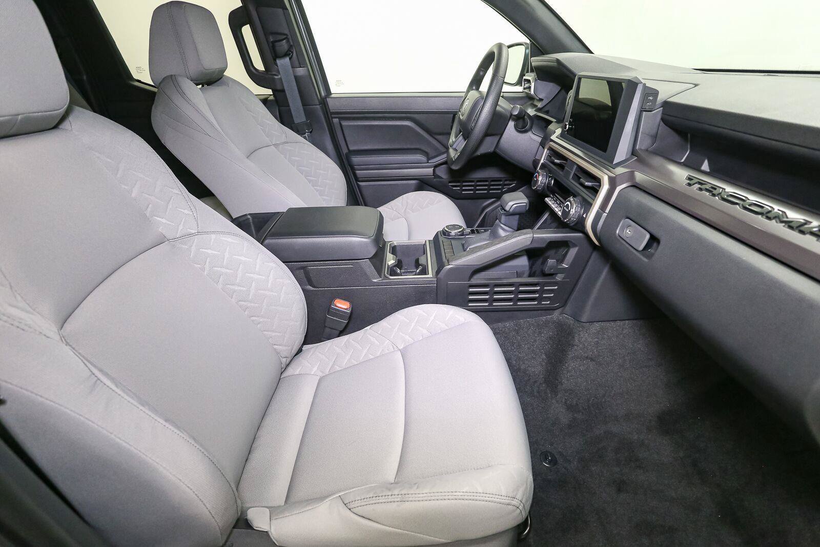 Used 2026 Toyota Tacoma SR5 AWD/4WD image 17