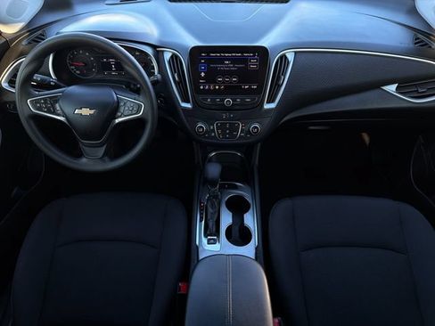 Used 2023 Chevrolet Malibu LT FWD image 9