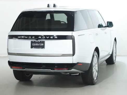 Used 2025 Land Rover Range Rover SE AWD/4WD image 9