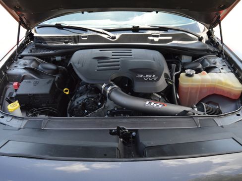 Used 2019 Dodge Challenger SXT image 15