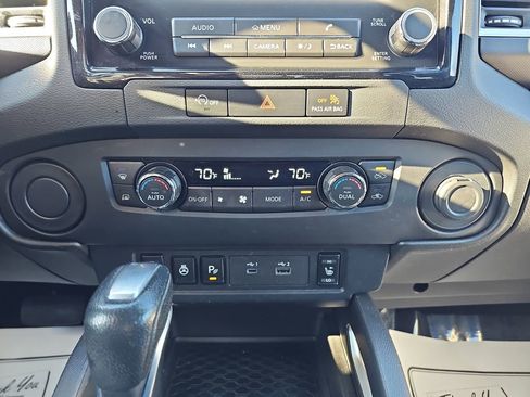 Used 2024 Nissan Frontier SV w/ SV Convenience Package image 26