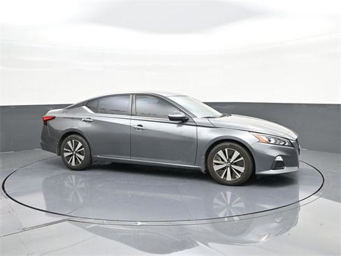 Used 2022 Nissan Altima 2.5 SV image 17