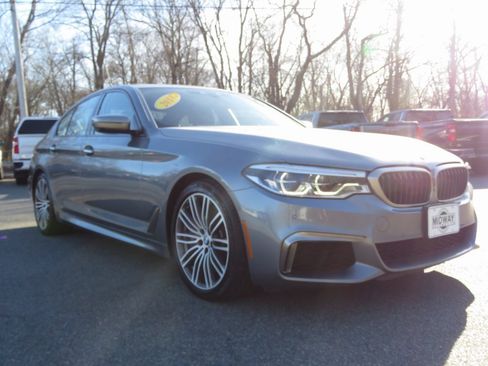 Used 2018 BMW M550i xDrive image 3