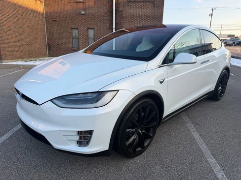 Used 2018 Tesla Model X 100D image 7