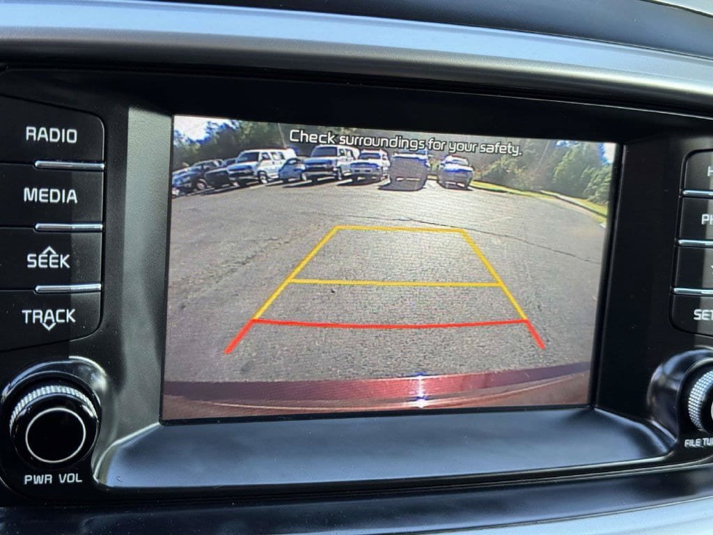 Used 2019 Kia Sorento FWD image 5