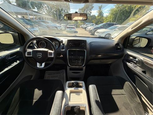 Used 2012 Dodge Grand Caravan Crew image 29