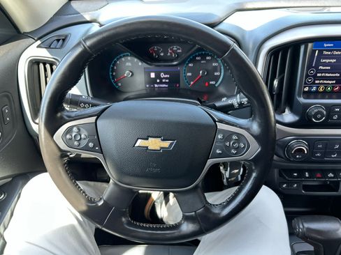 Used 2020 Chevrolet Colorado Z71 AWD/4WD image 17