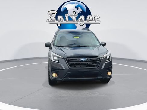 Used 2022 Subaru Forester Premium image 3
