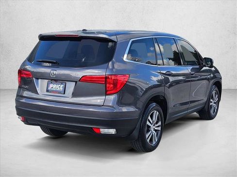 Used 2017 Honda Pilot EX image 5
