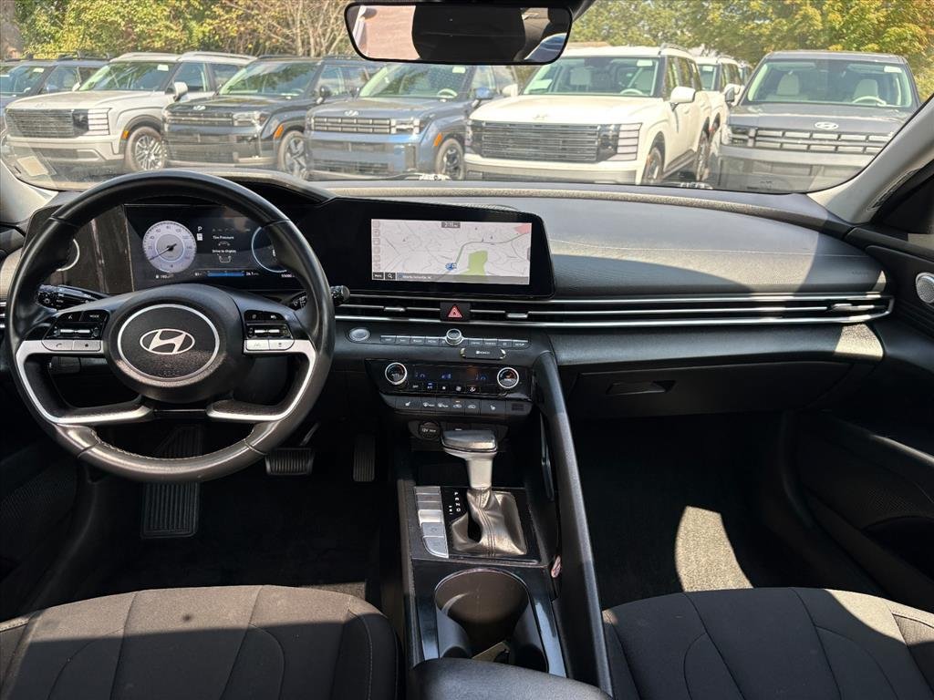 Certified 2025 Hyundai Elantra SEL FWD image 6
