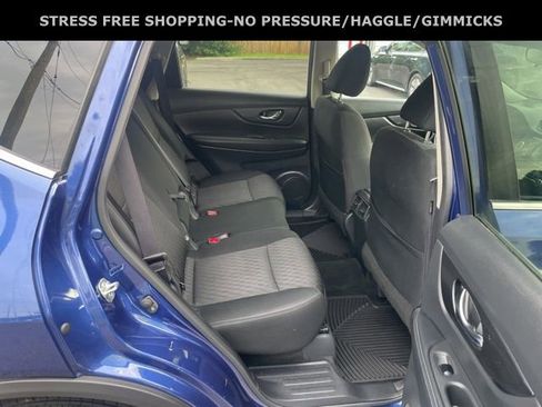 Used 2018 Nissan Rogue SV w/ Premium Package image 32