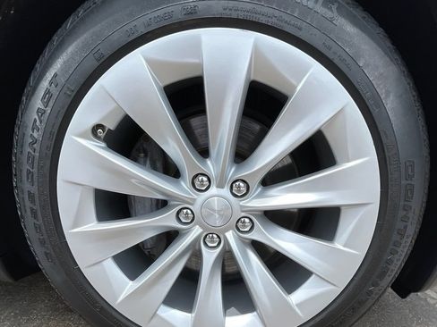 Used 2018 Tesla Model X 100D AWD/4WD image 16