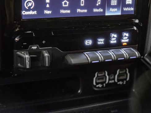 Used 2022 RAM 3500 Laramie image 27