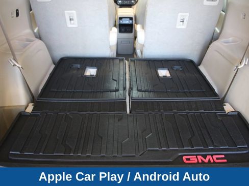 Used 2021 GMC Acadia Denali w/ Denali Ultimate Package AWD/4WD image 16