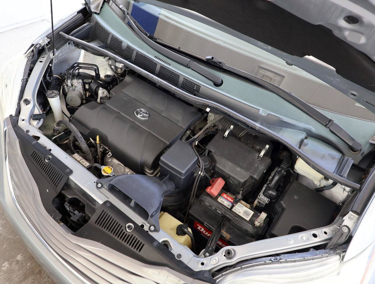 Used 2015 Toyota Sienna XLE FWD image 36