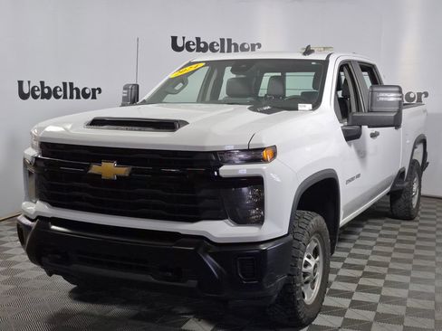 Used 2024 Chevrolet Silverado 2500 W/T w/ WT Fleet Convenience Package AWD/4WD image 3
