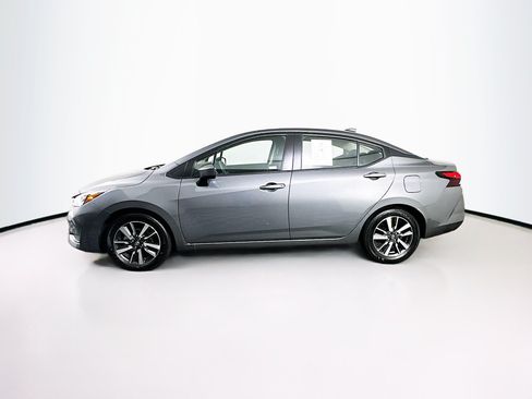 Used 2025 Nissan Versa SV FWD image 4