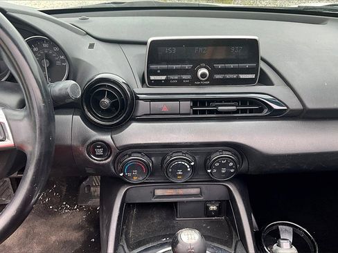 Used 2016 MAZDA MX-5 Miata Sport image 25