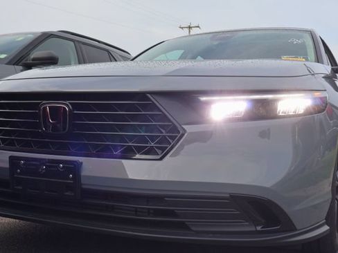 Used 2025 Honda Accord SE image 3