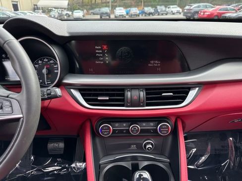 Used 2019 Alfa Romeo Stelvio Ti w/ Nero Edizione image 19