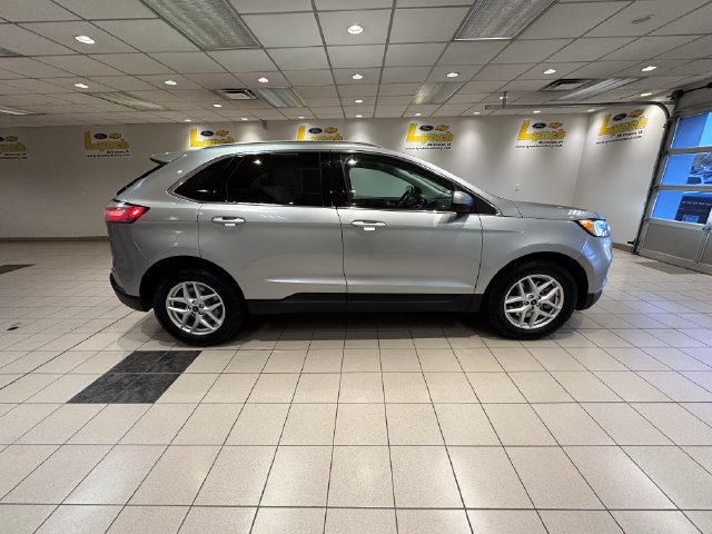 Certified 2022 Ford Edge SEL w/ Convenience Package AWD/4WD image 3