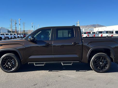 Used 2025 Toyota Tundra Limited AWD/4WD image 9