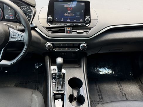 Used 2025 Nissan Altima 2.5 S FWD image 47