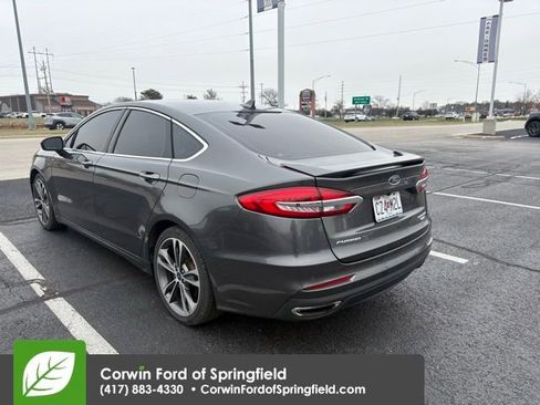 Used 2019 Ford Fusion Titanium image 4