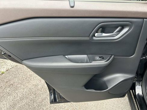 Used 2023 Nissan Rogue SL w/ SL Premium Package AWD/4WD image 23