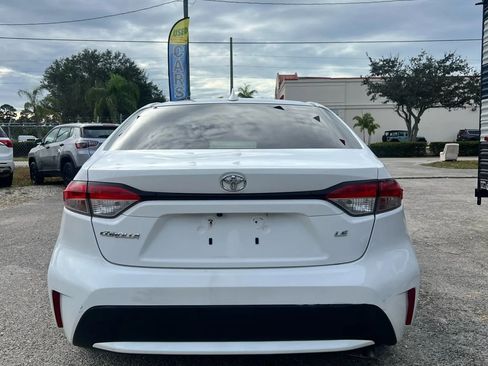 Used 2021 Toyota Corolla LE FWD image 5