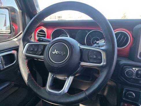 Used 2018 Jeep Wrangler Unlimited Rubicon AWD/4WD image 8