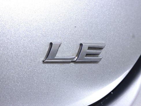 Used 2019 Toyota Camry LE FWD image 33