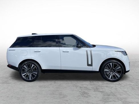 New 2025 Land Rover Range Rover SE image 4