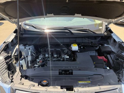 Used 2025 Nissan Pathfinder SV FWD image 30