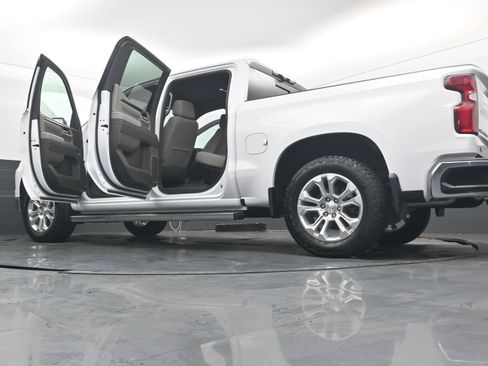 Used 2025 Chevrolet Silverado 1500 LTZ w/ LTZ Premium Package AWD/4WD image 39