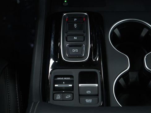 Used 2024 Honda Pilot Touring image 22