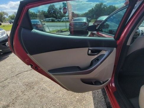 Used 2016 Hyundai Elantra SE FWD image 13