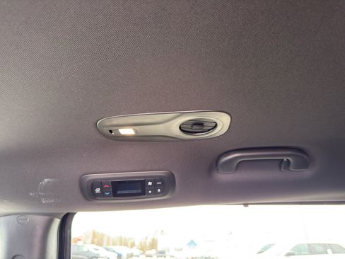 New 2026 Chrysler Pacifica Select image 32