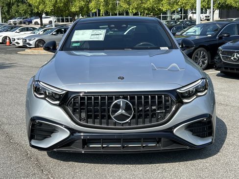 New 2026 Mercedes-Benz E 53 AMG e 4MATIC Sedan image 3