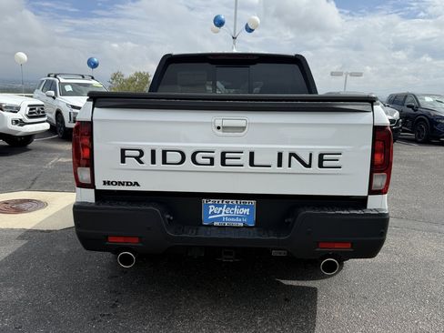 Certified 2025 Honda Ridgeline Black Edition image 6