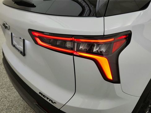New 2026 Chevrolet Equinox ACTIV FWD image 15