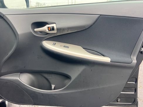 Used 2010 Toyota Corolla image 17