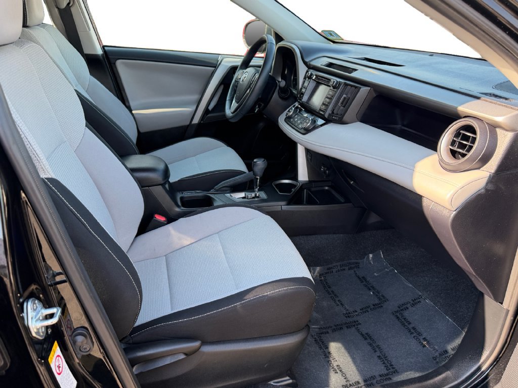 Used 2018 Toyota RAV4 XLE w/ Plus Extra Value Package AWD/4WD image 8