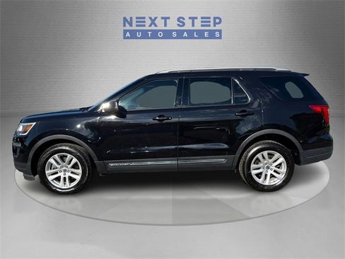 Used 2019 Ford Explorer XLT w/ Class III Trailer Tow Package image 4