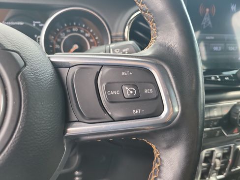 Used 2021 Jeep Gladiator Overland AWD/4WD image 29