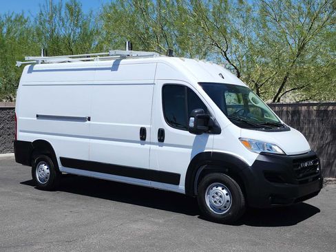 Used 2023 RAM ProMaster 2500 FWD image 2