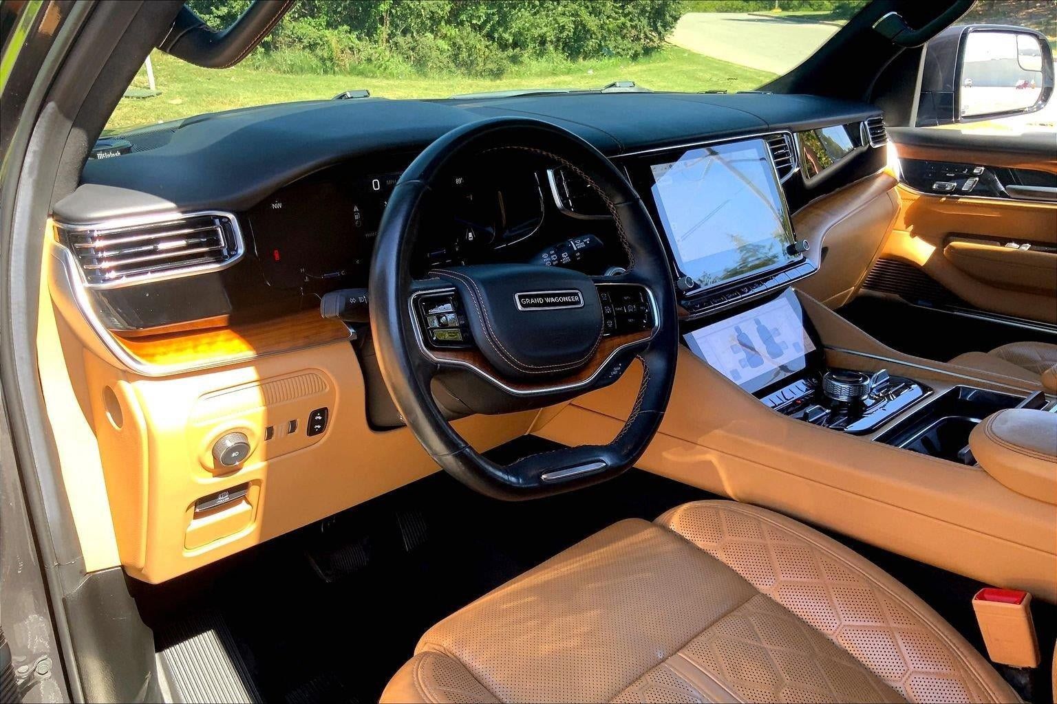 Used 2022 Jeep Grand Wagoneer Series III w/ Rear Seat Video Group 1 AWD/4WD image 15