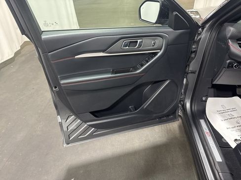 Used 2025 Ford Explorer ST-Line AWD/4WD image 11